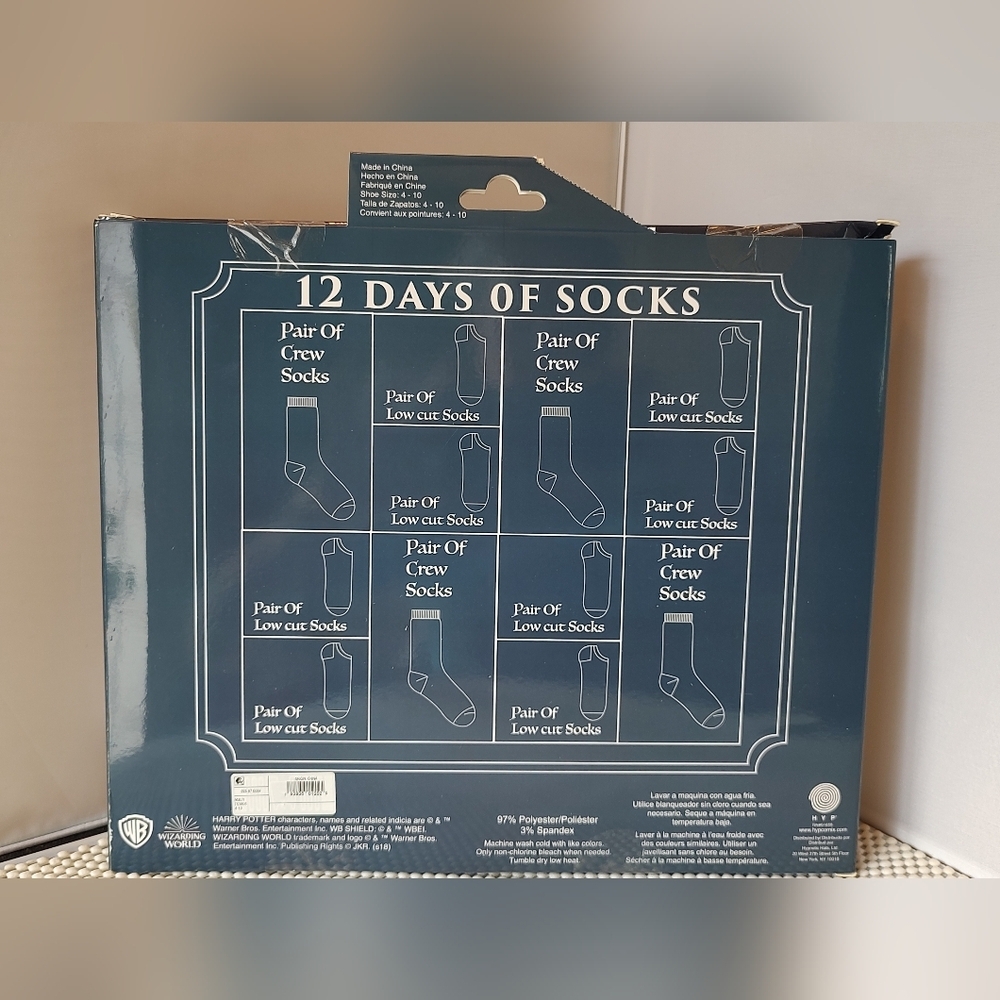 Fantastic Beasts 12 days of Socks Advent calendar Women's Shoe Size 4-10 NWT - Picture 2 of 2